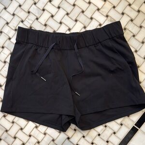 LULULEMON Cinchable Waist High-Rise 3.5”Woven Short 10